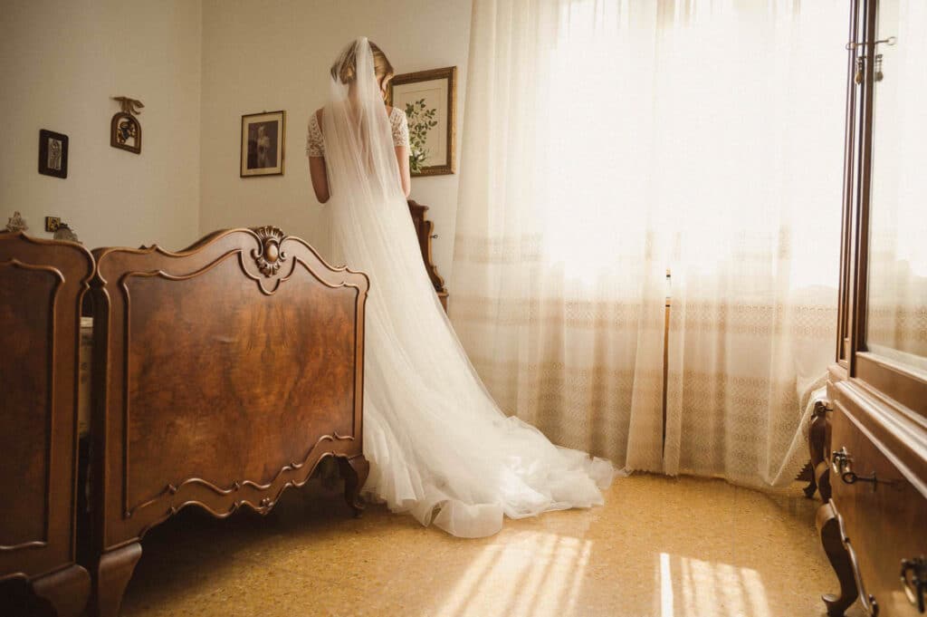 La sposa vestita